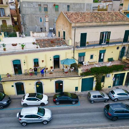 Hostel Beach House Giardini-Naxos Zewnętrze zdjęcie