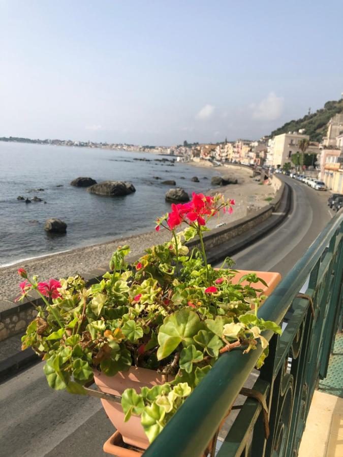 Hostel Beach House Giardini-Naxos Zewnętrze zdjęcie