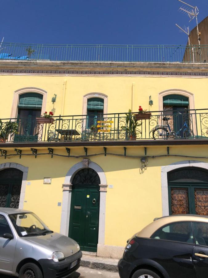 Hostel Beach House Giardini-Naxos Zewnętrze zdjęcie