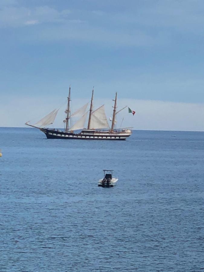 Hostel Beach House Giardini-Naxos Zewnętrze zdjęcie